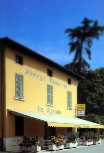 Albergo Ristorante La Scaiola Nuvolera Bagian luar foto