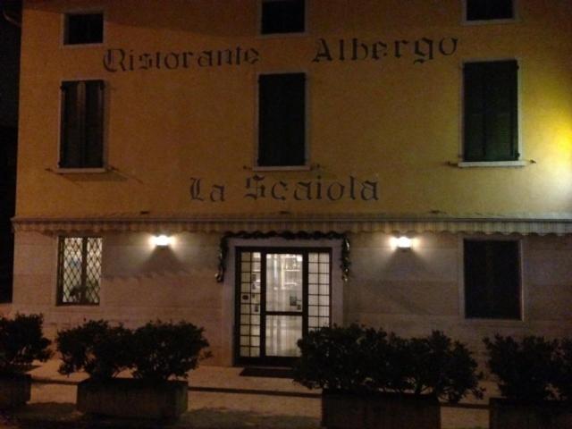 Albergo Ristorante La Scaiola Nuvolera Bagian luar foto